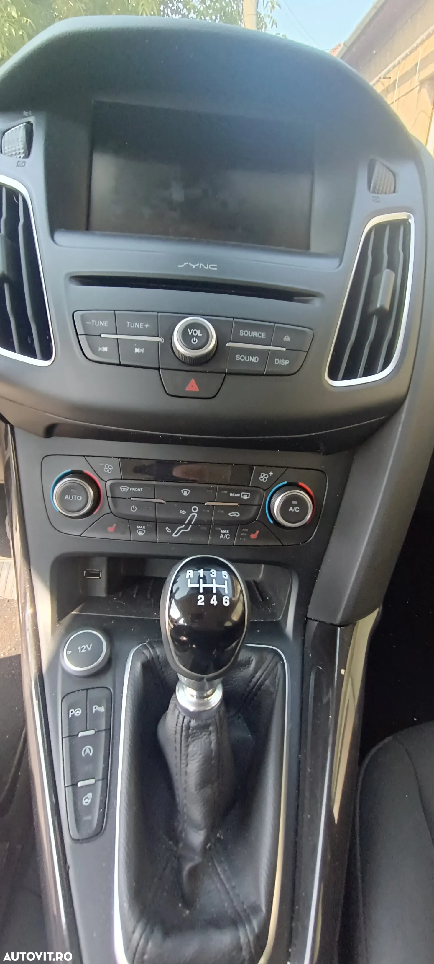 Ford Focus 1.0 EcoBoost Start-Stopp-System TITANIUM - 3