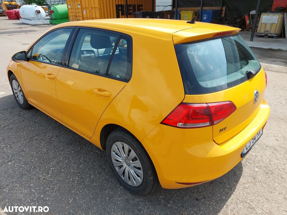 Volkswagen Golf 1.6 TDI DPF Trendline - 6