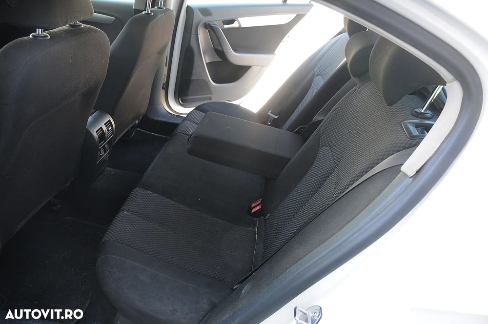 Volkswagen Passat 1.6 TDI BlueMotion Technology Comfortline - 8