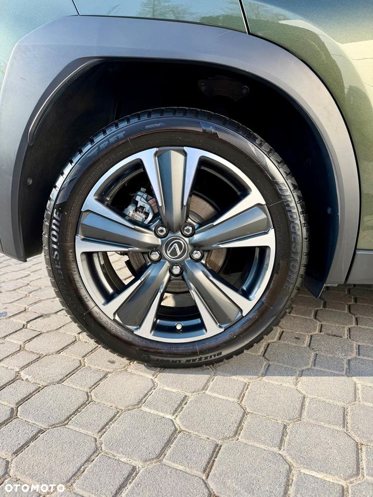 Lexus UX - 6