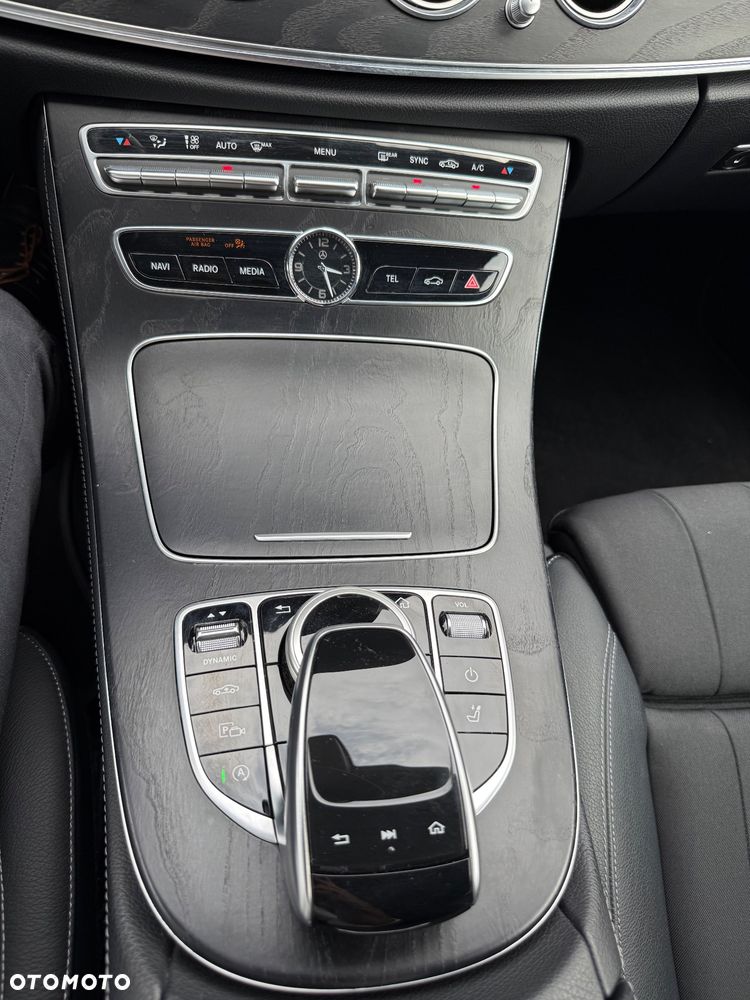 Mercedes-Benz Klasa E 220 d 4-Matic All-Terrain - 28