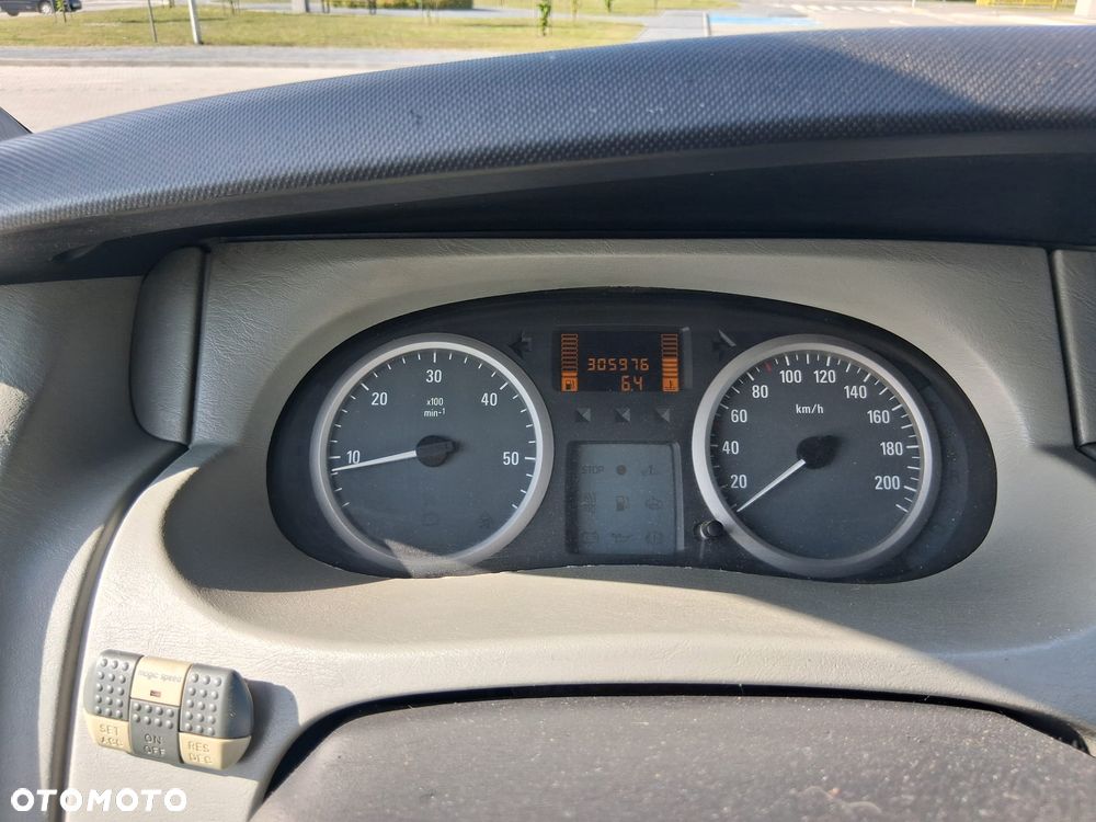 Opel Vivaro - 15