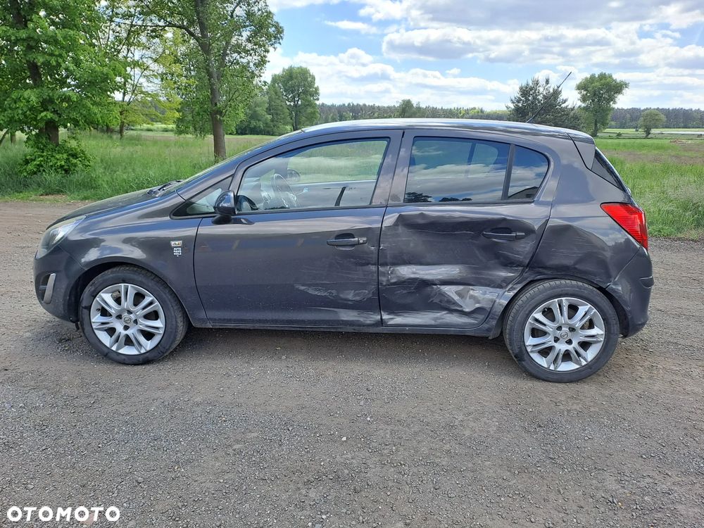 Opel Corsa 1.4 16V Cosmo - 8