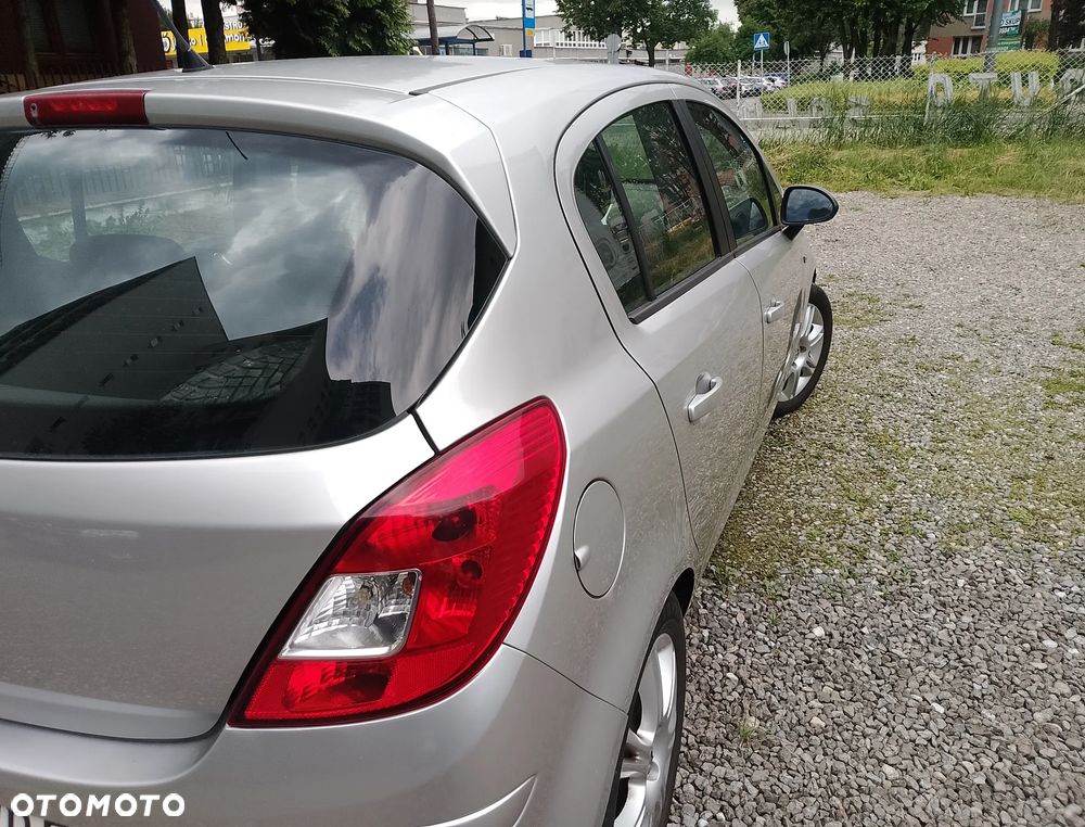 Opel Corsa 1.2 16V Edition - 5