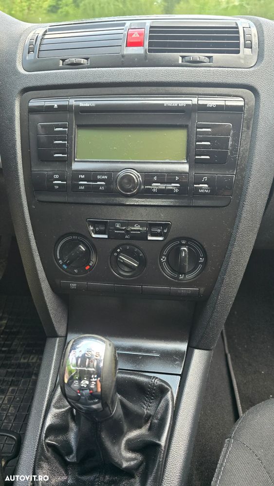 Skoda Octavia 2.0 TDI DPF Elegance - 9