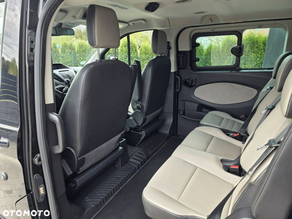 Ford Tourneo Custom - 24