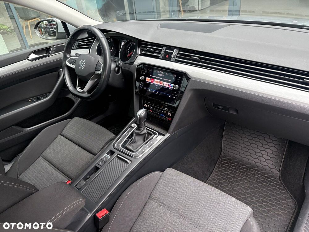 Volkswagen Passat - 17