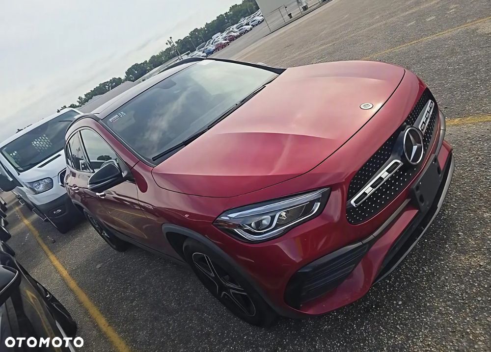 Mercedes-Benz GLA - 1