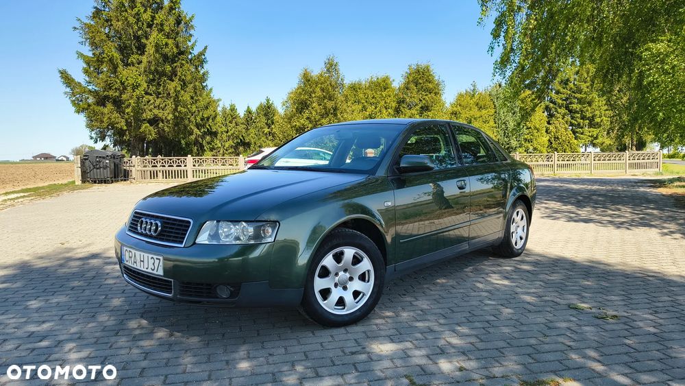 Audi A4 Limousine - 1