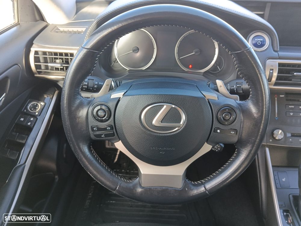 Lexus IS 300H Executive - 6
