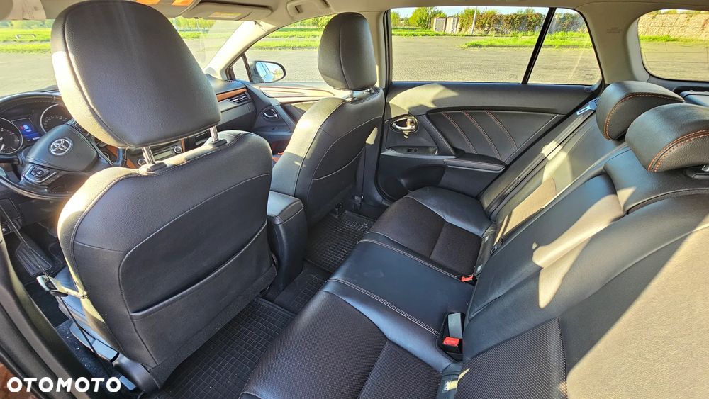 Toyota Avensis 2.0 D-4D Prestige - 18