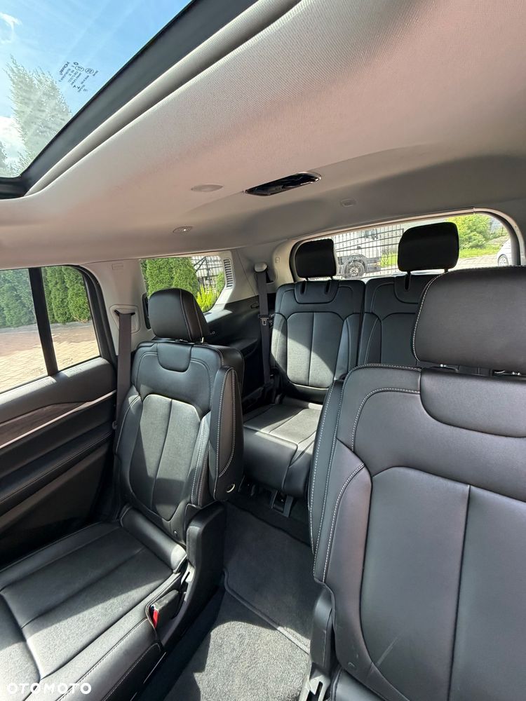 Jeep Grand Cherokee - 13