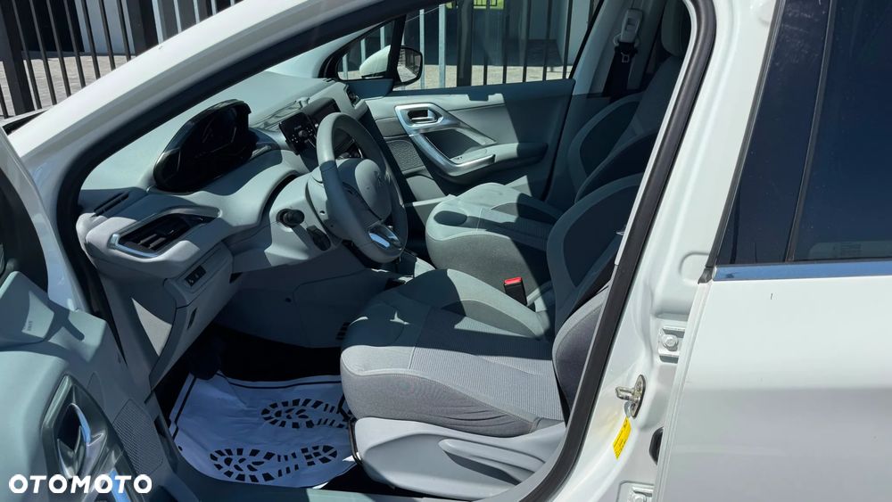 Peugeot 208 - 19