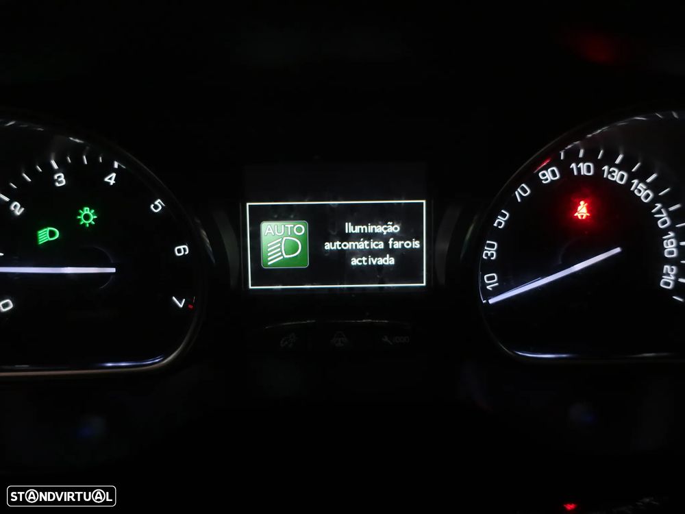 Peugeot 2008 1.2 VTi Allure - 22