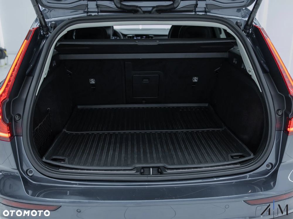 Volvo V60 Cross Country B4 D AWD Geartronic - 36