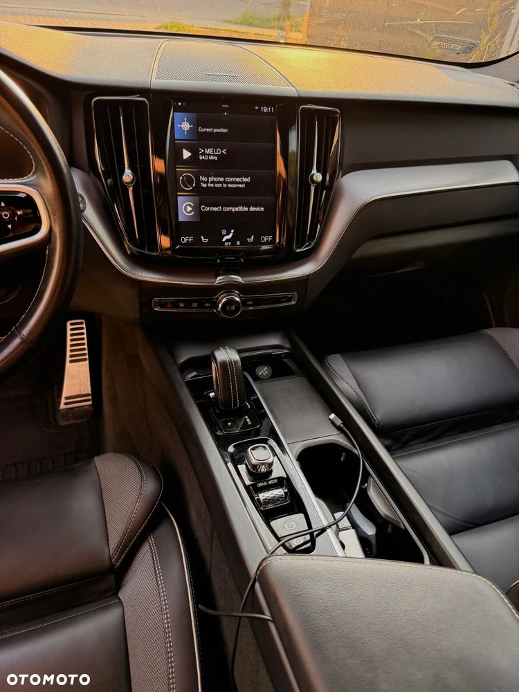 Volvo XC 60 B5 D AWD R-Design - 6