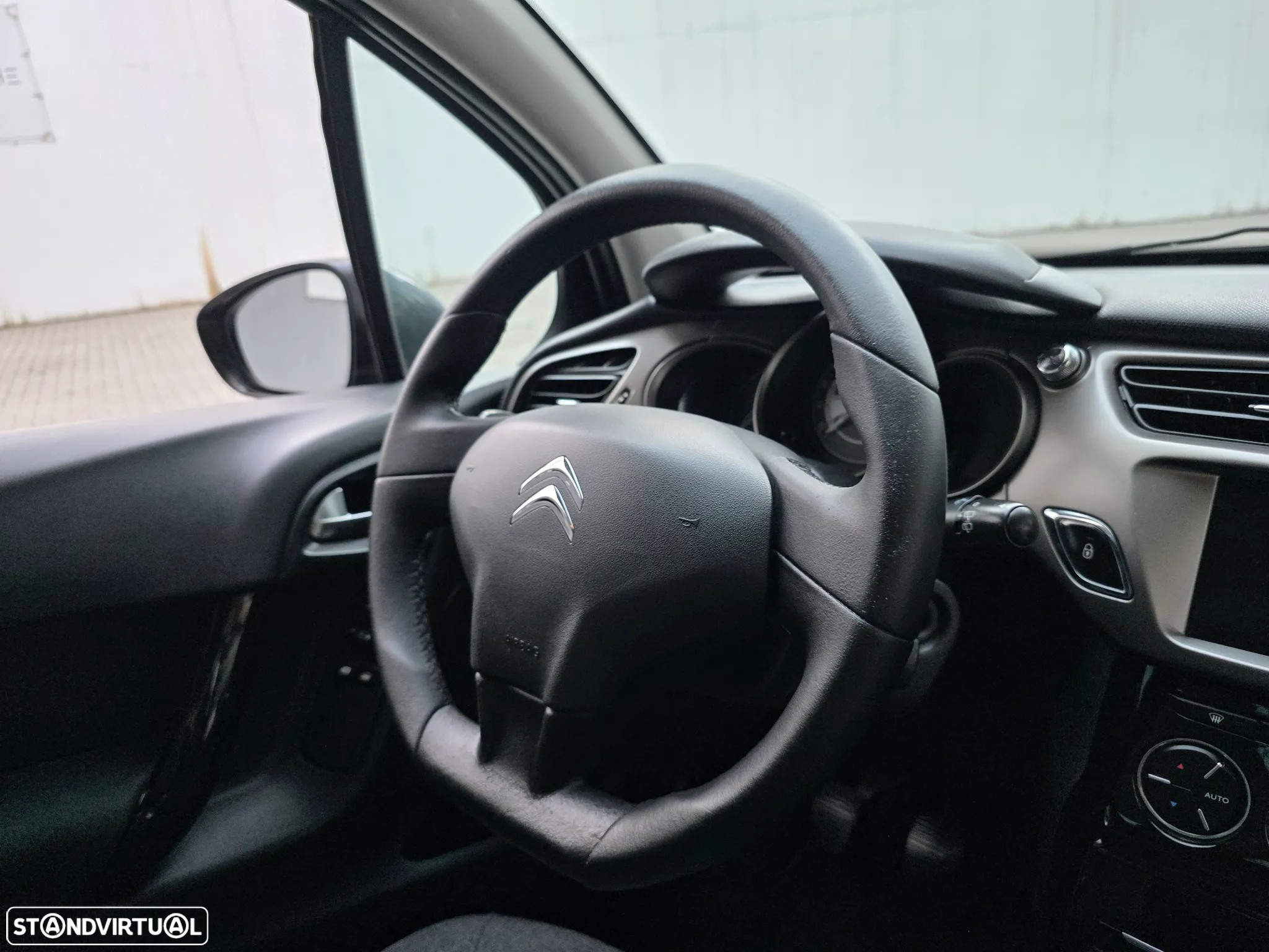 Citroën C3 1.6 BlueHDi Exclusive - 39