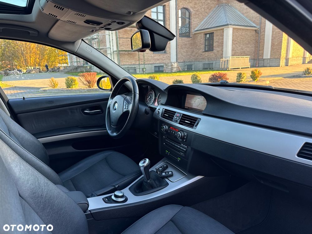 BMW Seria 3 318i - 34