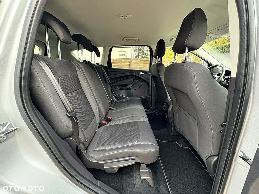 Ford Kuga 1.5 EcoBoost 2x4 Business Edition - 25