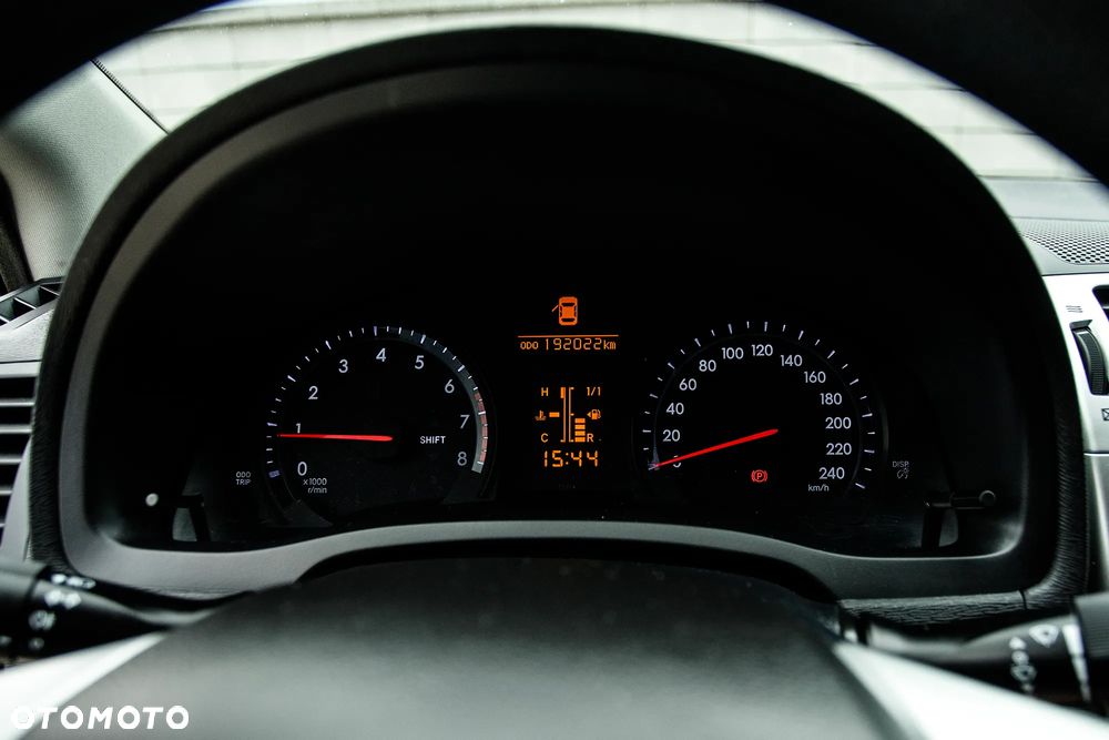 Toyota Avensis 1.8 Life - 24