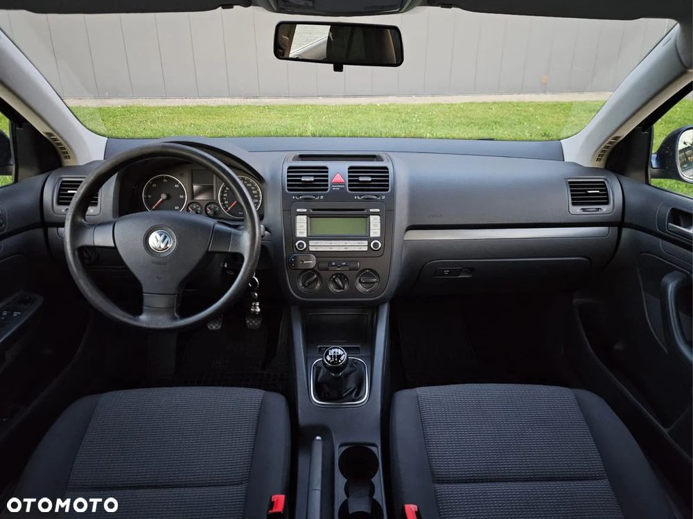 Volkswagen Jetta - 9