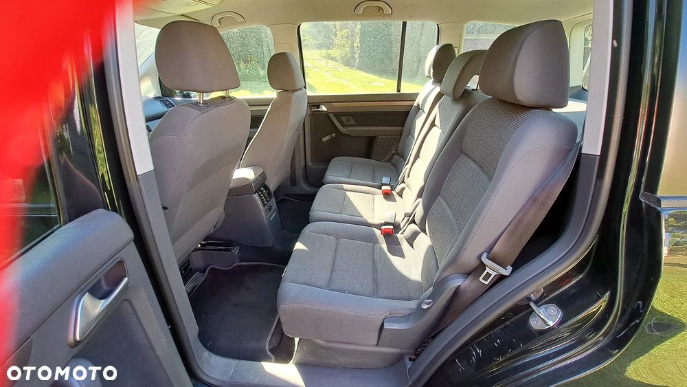 Volkswagen Touran - 9