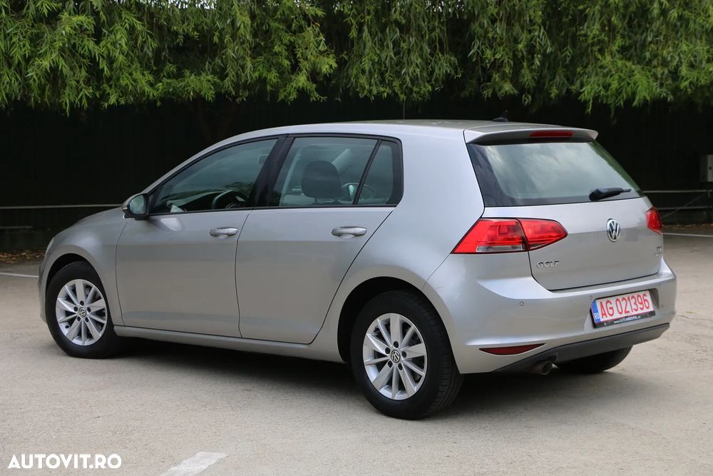 Volkswagen Golf - 11