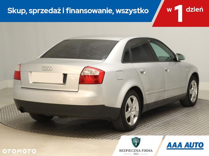 Audi A4 Limousine - 7