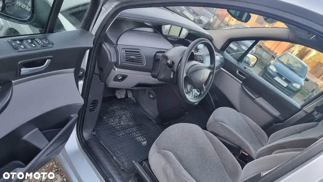 Peugeot 807 2.0 HDi SR - 9