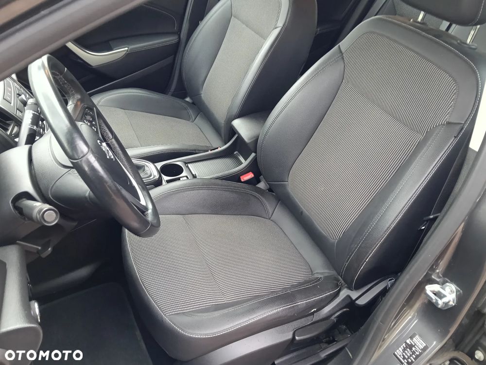 Opel Astra 1.4 T Cosmo - 9