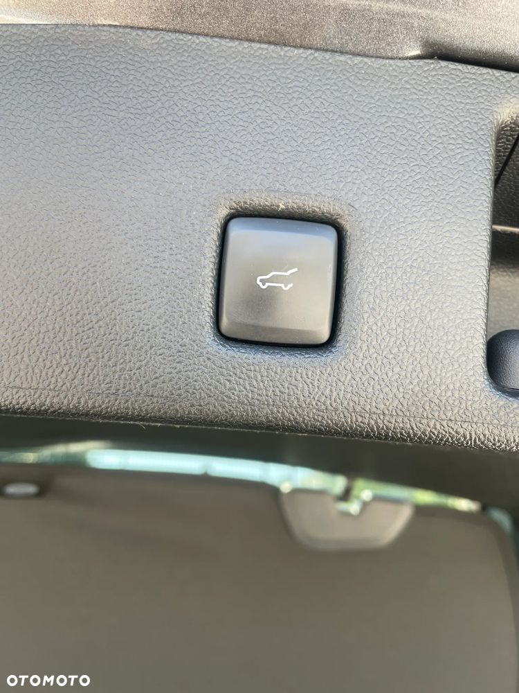 Ford Kuga 1.5 EcoBoost FWD ST-Line X - 23