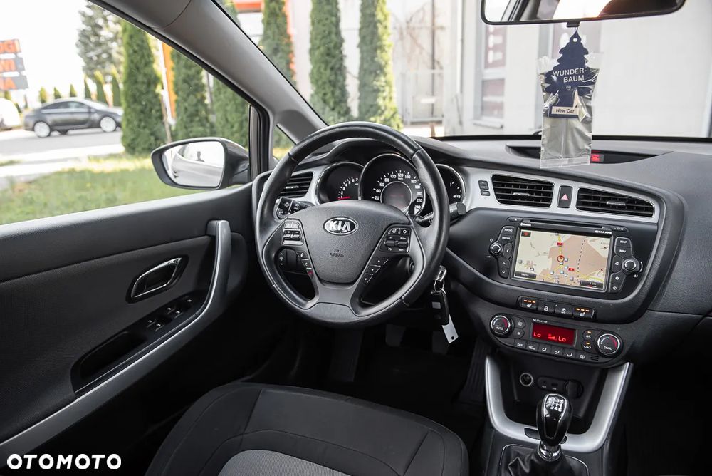 Kia Ceed 1.6 GDI Platinum Edition - 25