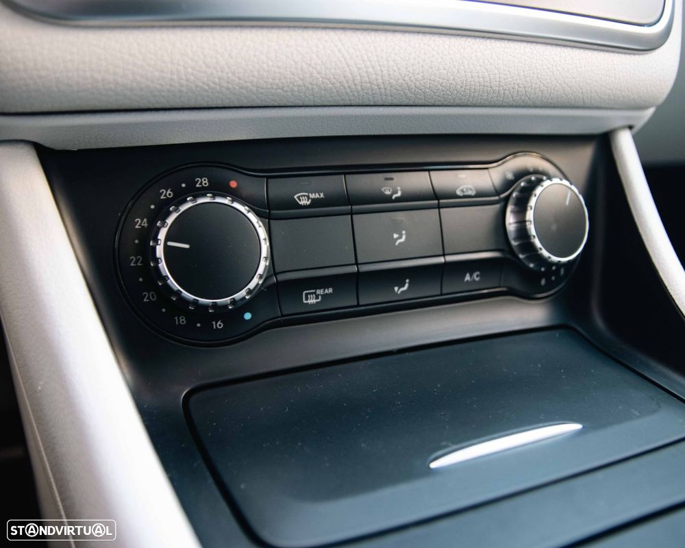 Mercedes-Benz GLA 220 d 7G-DCT Urban - 12