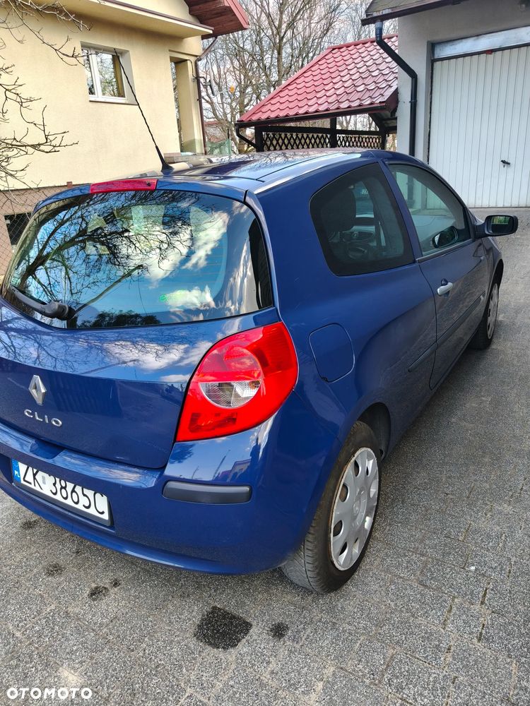 Renault Clio 1.2 16V Campus - 1