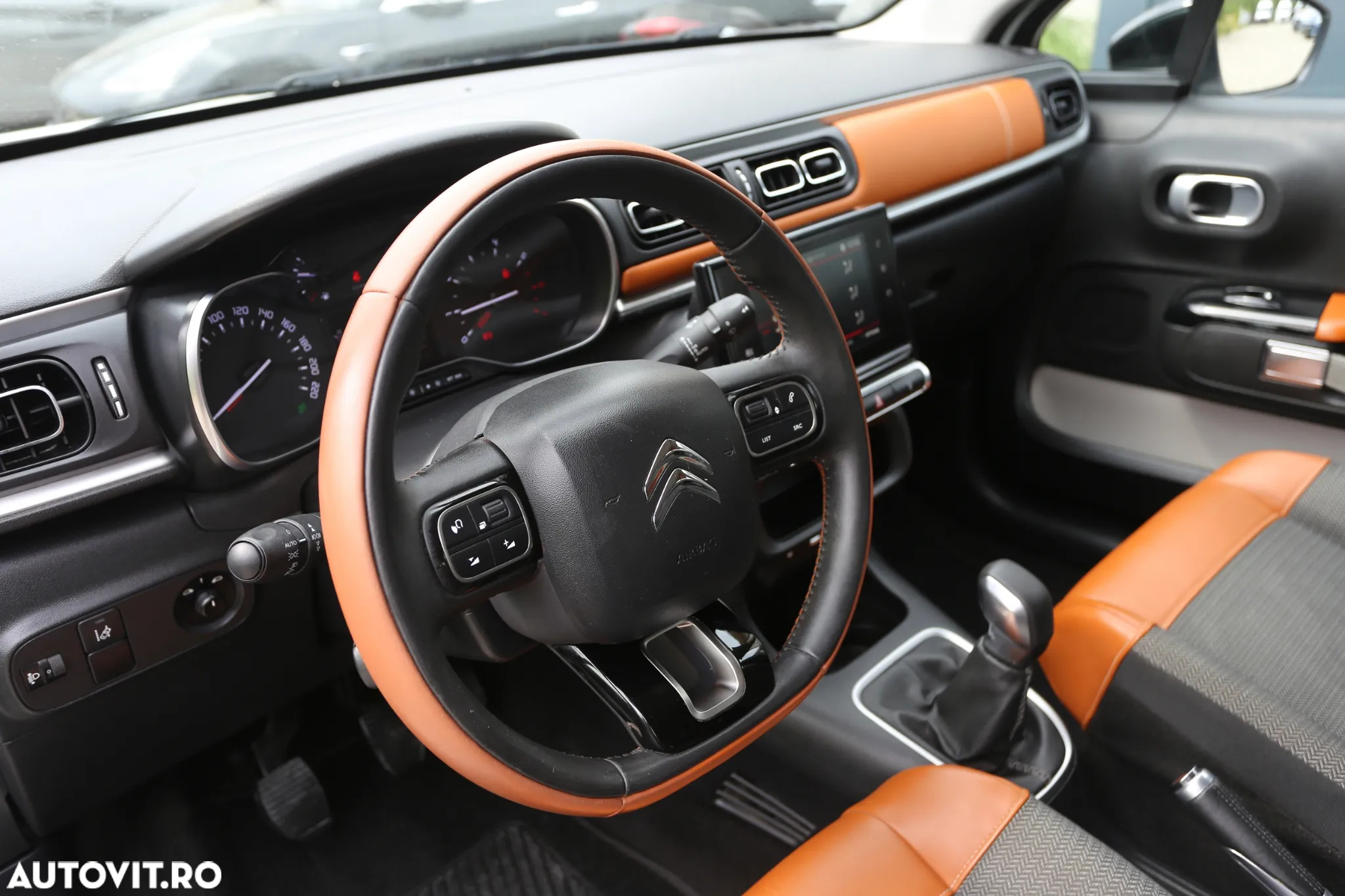 Citroën C3 1.2 PureTech BVM Shine - 11