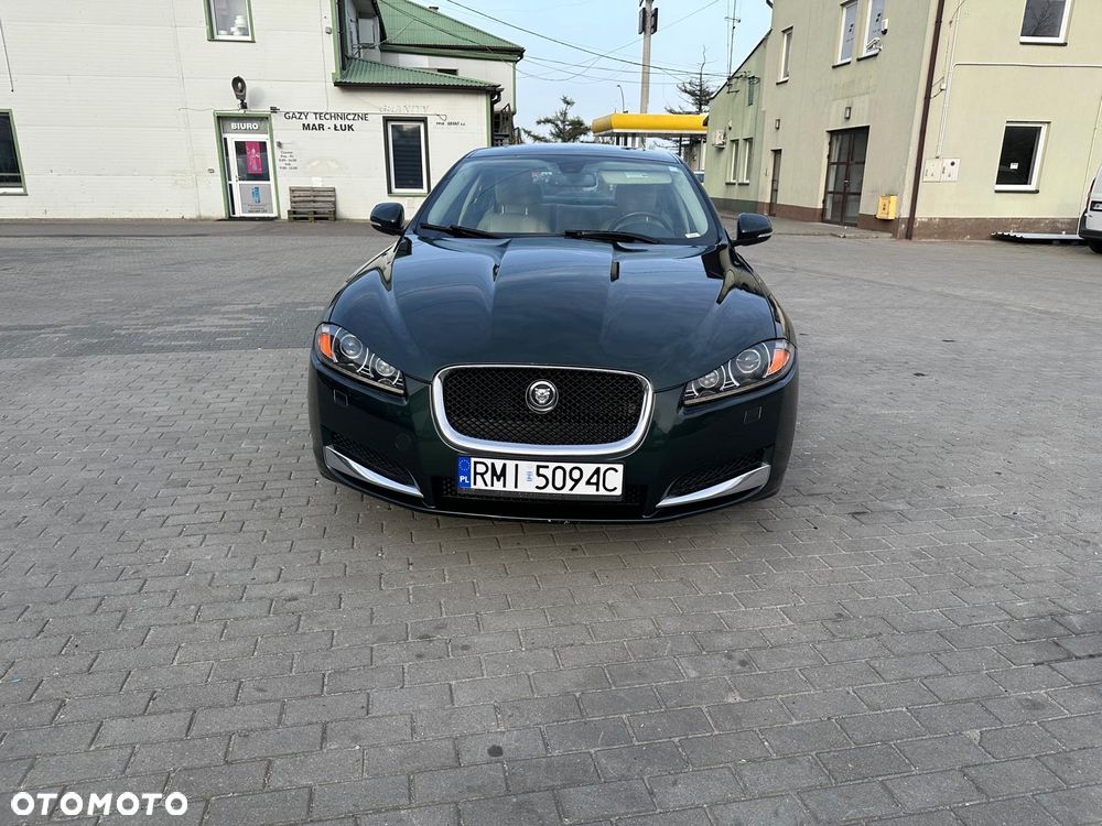 Jaguar XF - 10
