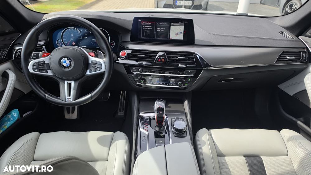 BMW M5 AT - 8