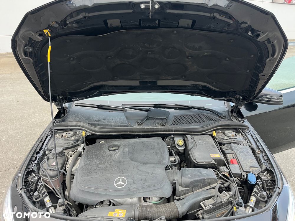 Mercedes-Benz CLA 180 Peak Edition - 26