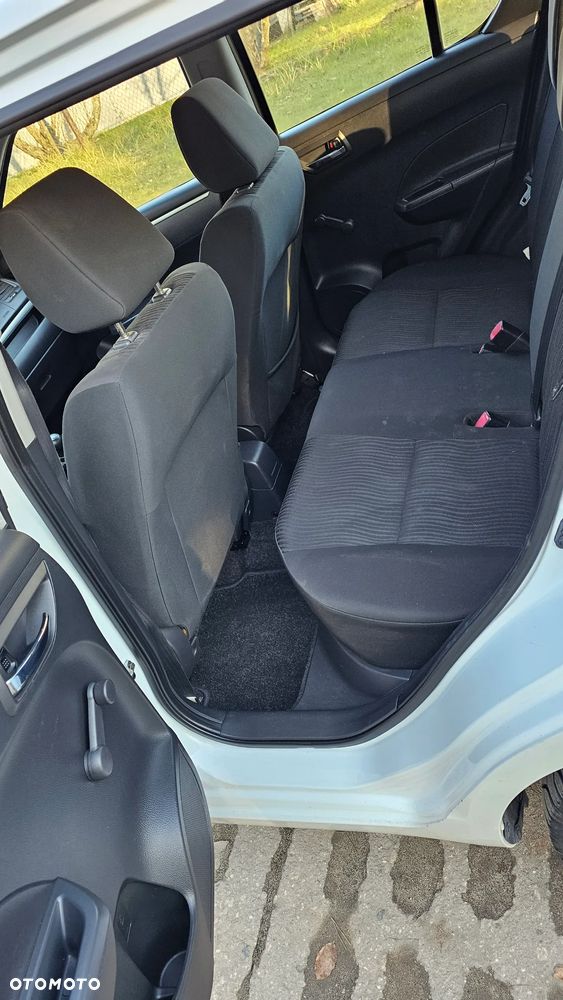 Suzuki Swift 1.3 DDiS Club - 8