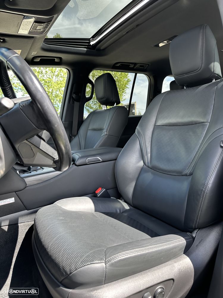 Toyota Land Cruiser 300 70th Anniversary - 33