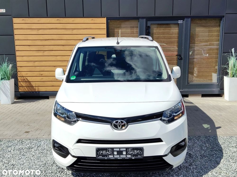 Toyota Proace City Verso 1.2 Turbo L1 Team Deutschland - 11