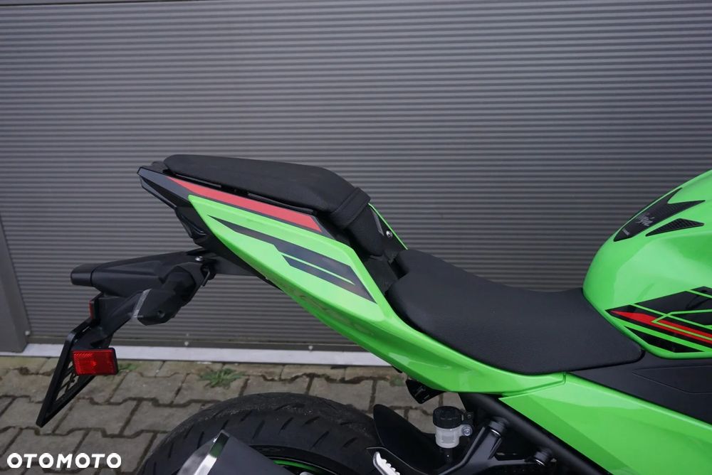 Kawasaki Ninja 400 - 8