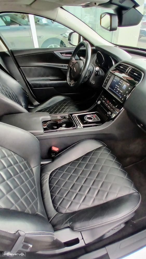 Jaguar XE 2.0 D Prestige Aut. - 19