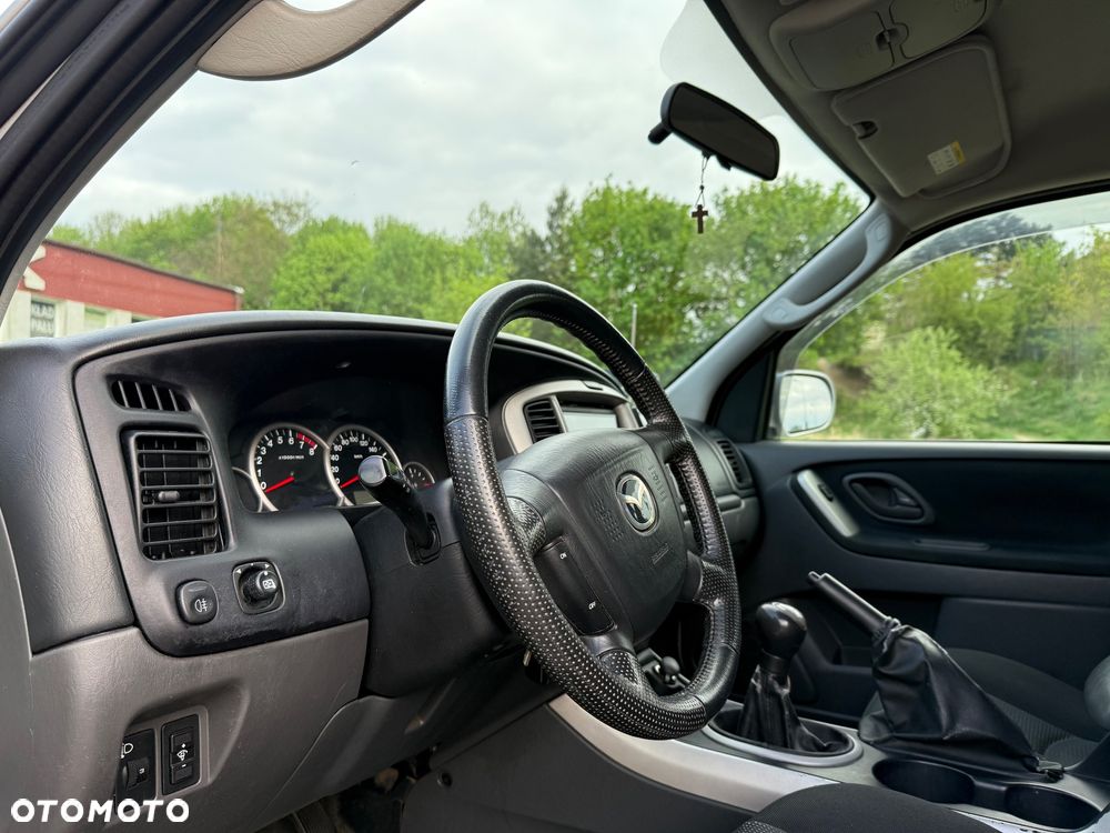 Mazda Tribute 4x4 Comfort - 4