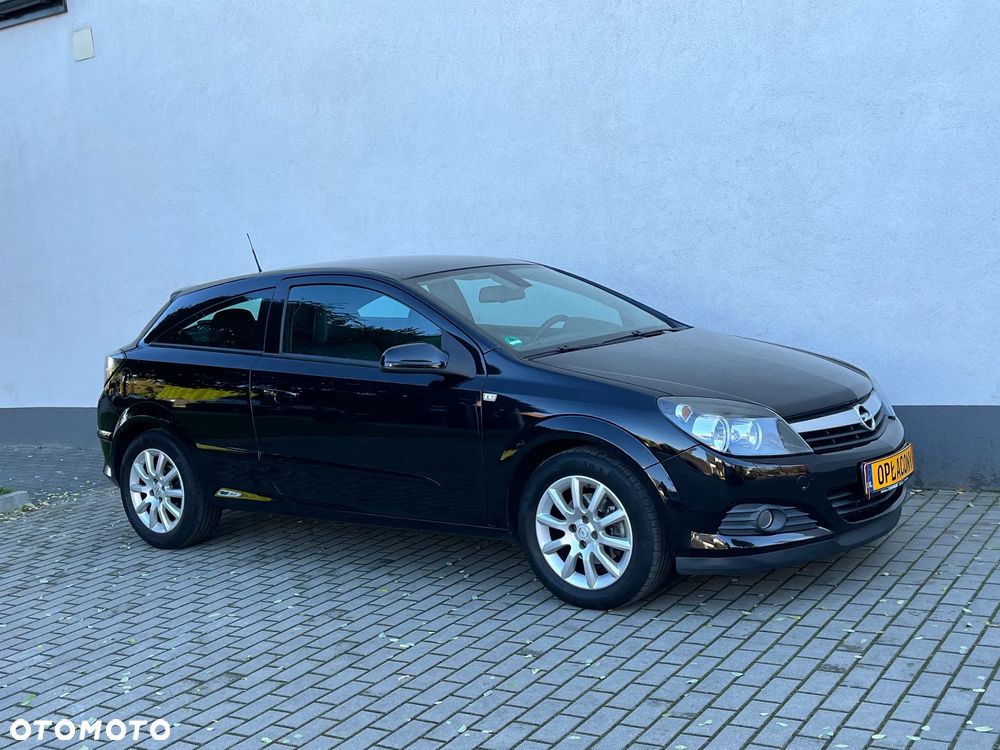Opel Astra GTC 1.6 Edition Plus - 3