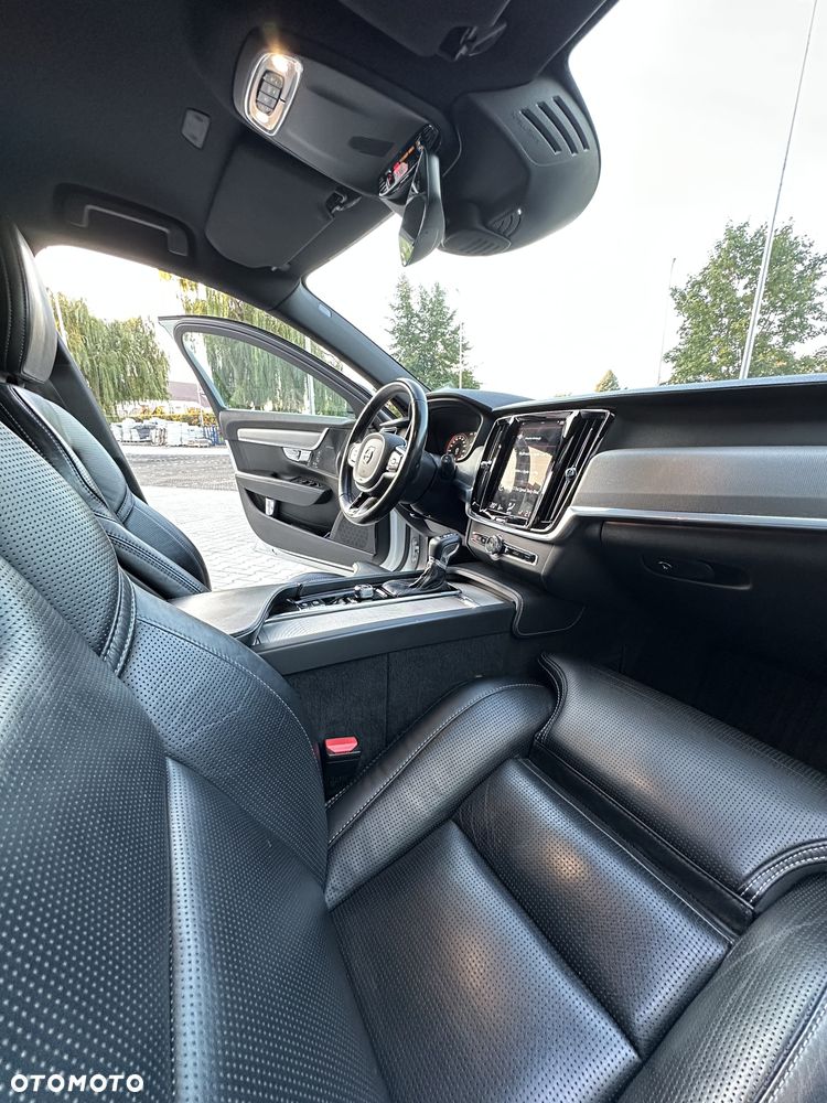 Volvo V90 D5 AWD R-Design - 31