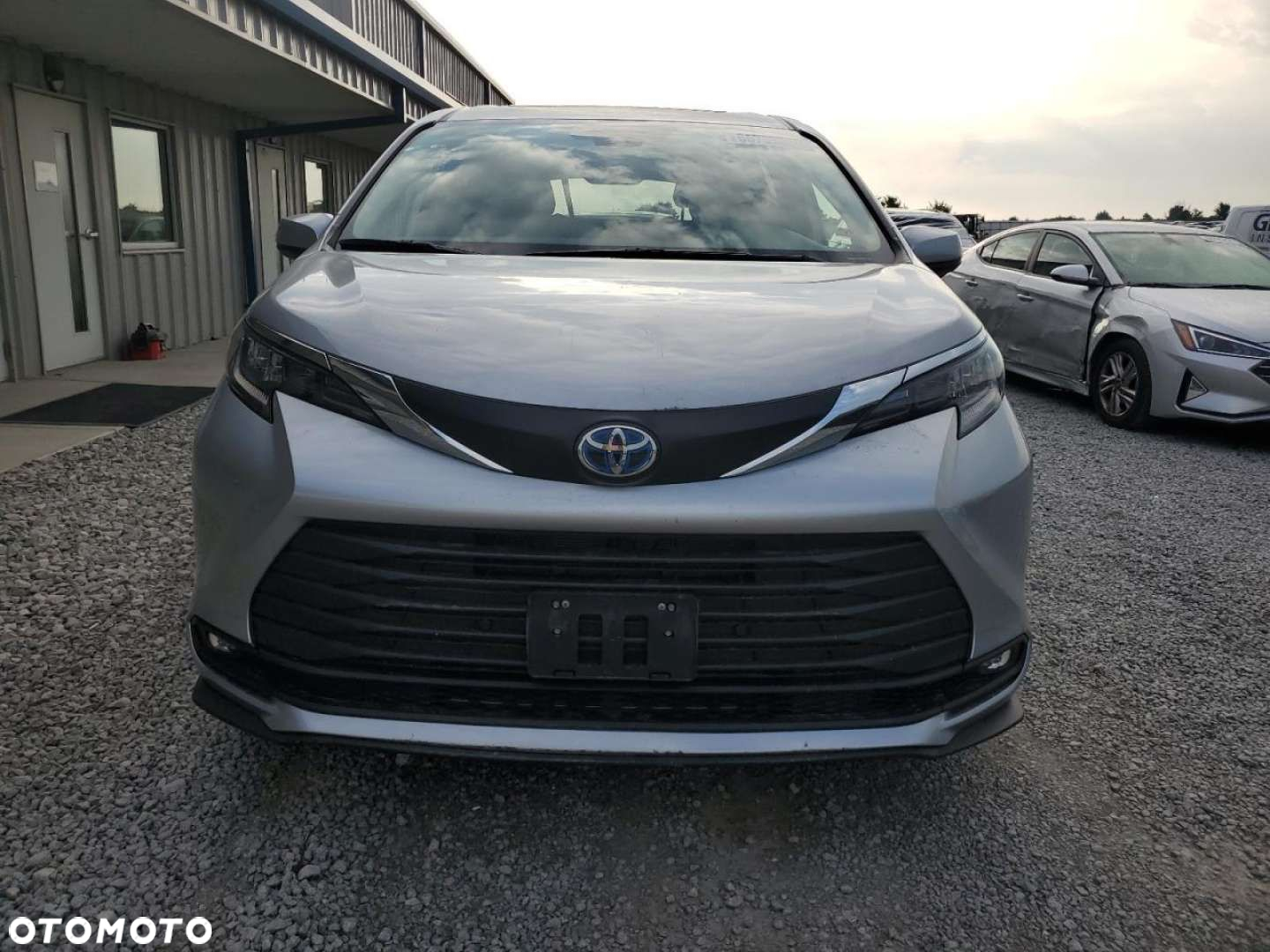 Toyota Sienna - 6