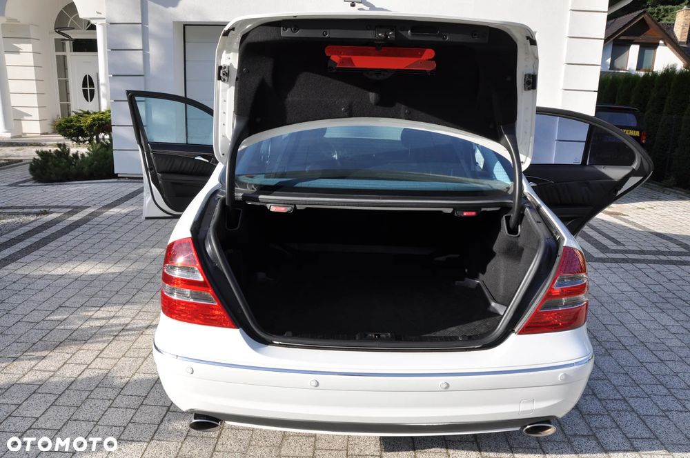 Mercedes-Benz Klasa E 500 Avantgarde - 21