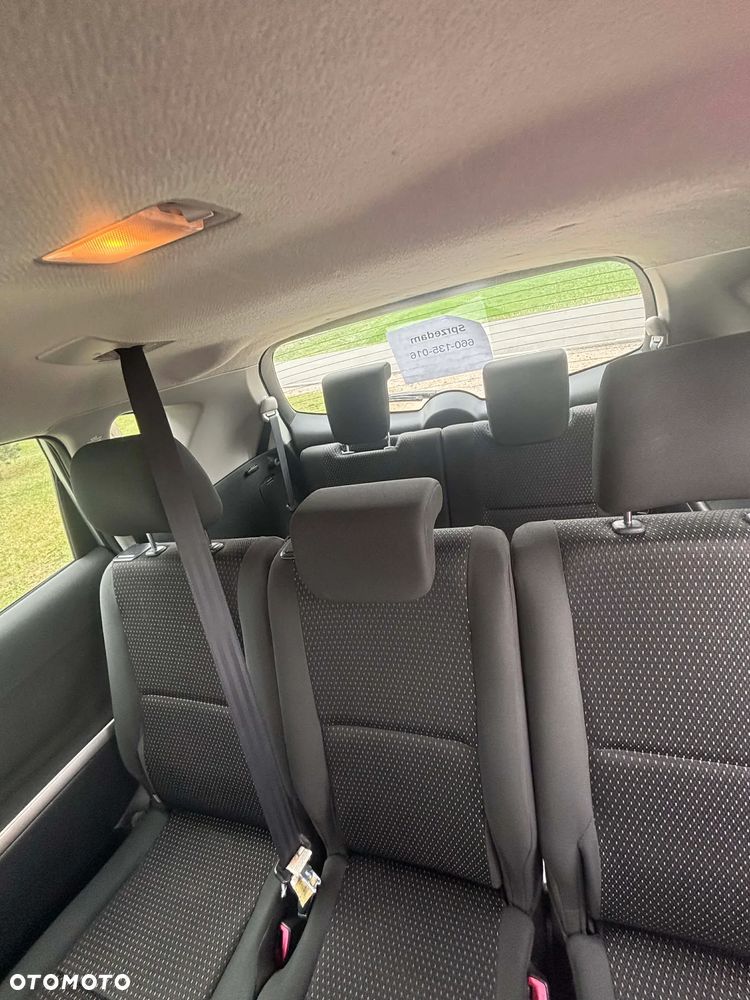 Toyota Corolla Verso 1.8 Sol 7os - 24