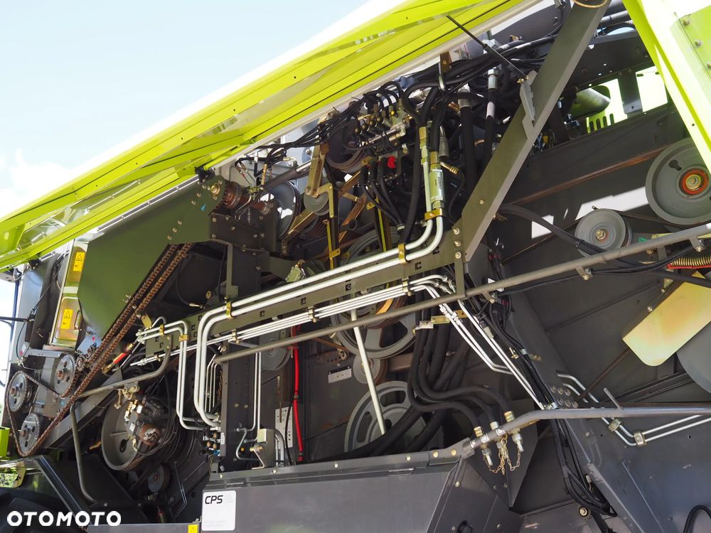 Claas Lexion 660 + V750 - 9